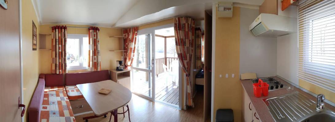 Camping Les Lacs D'Armagnac Bretagne-d'Armagnac Екстериор снимка